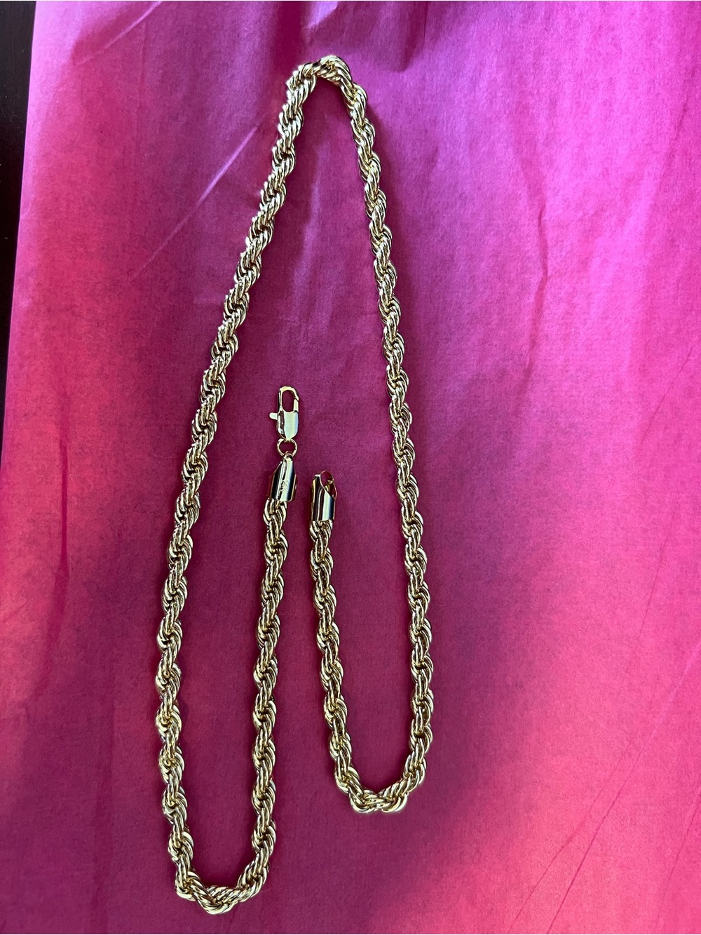 Is not ****14 carat PLATED—- I had it tested.
24 inch Gold Rope Chain